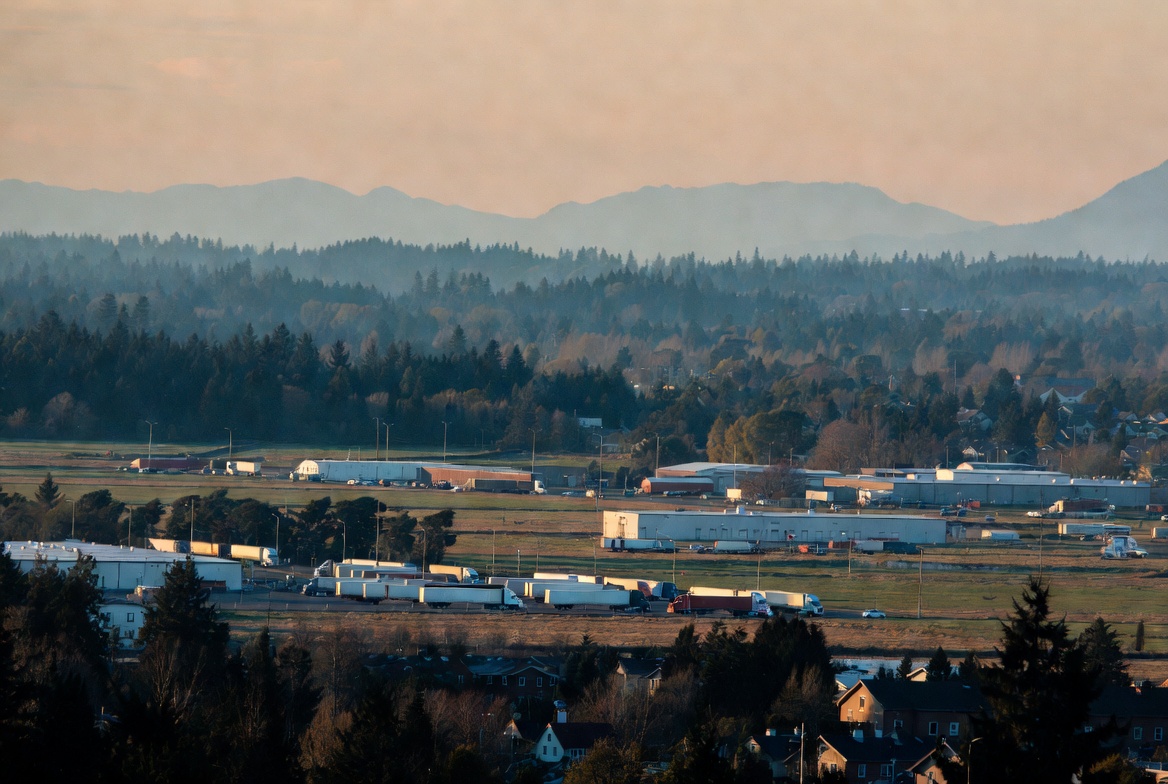Graham, WA — semi-truck glass service area